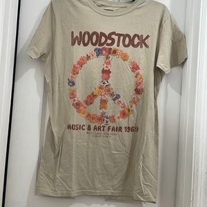 Woodstock tee shirt t-shirt with floral peace sign size medium